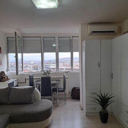 Apartman Sa Panoramom Kruševac Zewnętrze zdjęcie